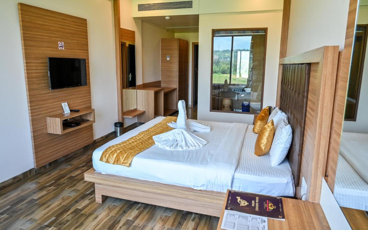 Hotel Laxmi Empire GOA Екстериор снимка