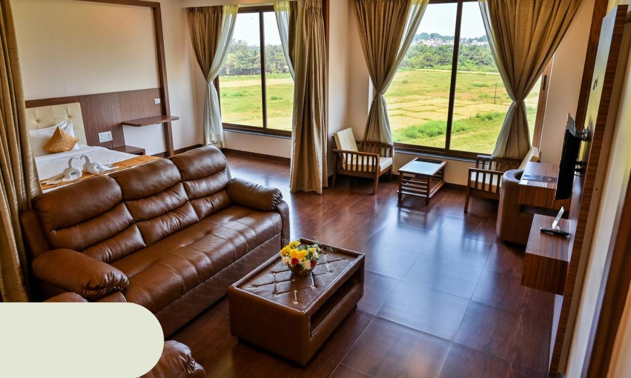 Hotel Laxmi Empire GOA Екстериор снимка
