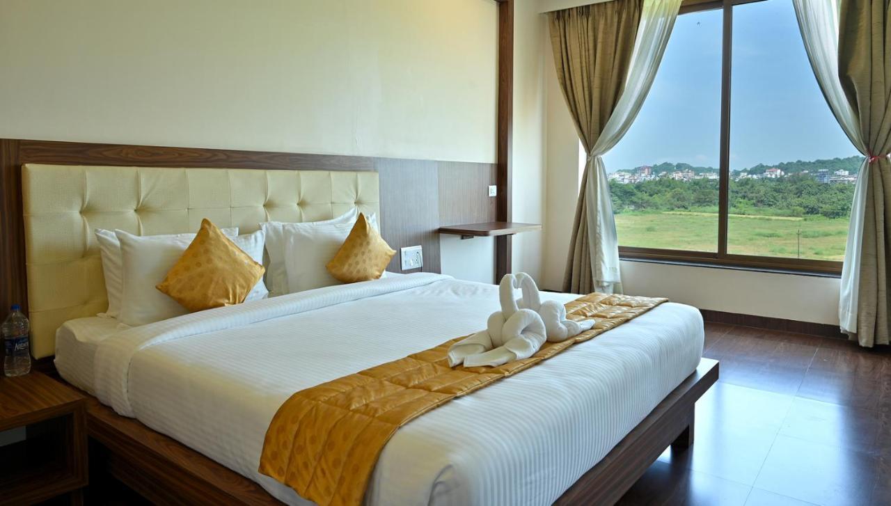 Hotel Laxmi Empire GOA Екстериор снимка