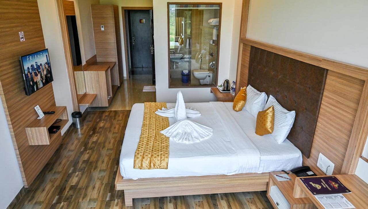 Hotel Laxmi Empire GOA Екстериор снимка
