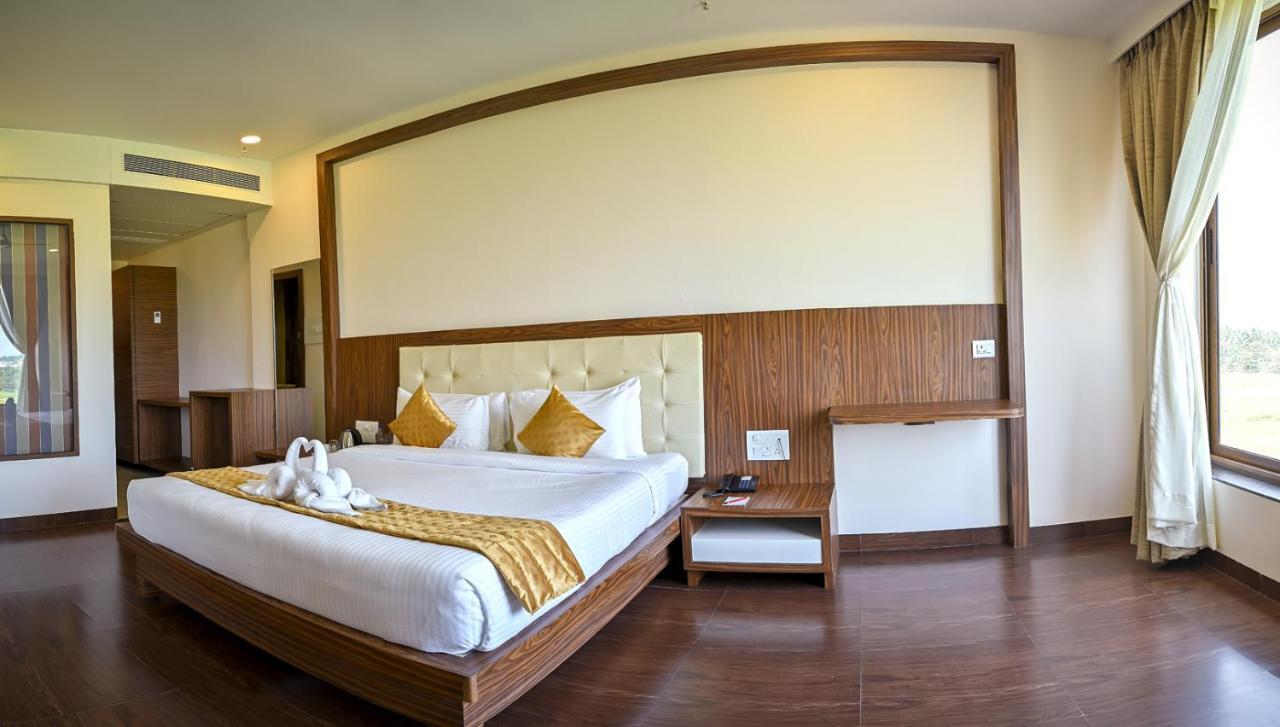 Hotel Laxmi Empire GOA Екстериор снимка