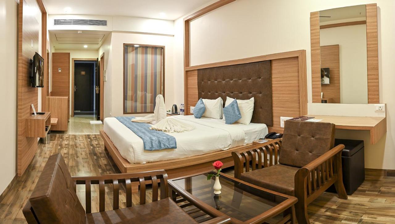 Hotel Laxmi Empire GOA Екстериор снимка