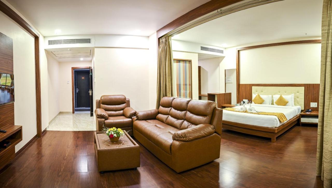 Hotel Laxmi Empire GOA Екстериор снимка